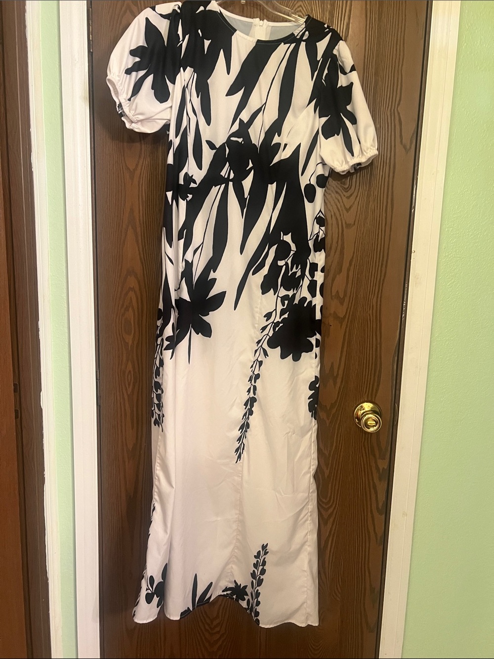 SHEIN Black & White Floral Maxi Dressed